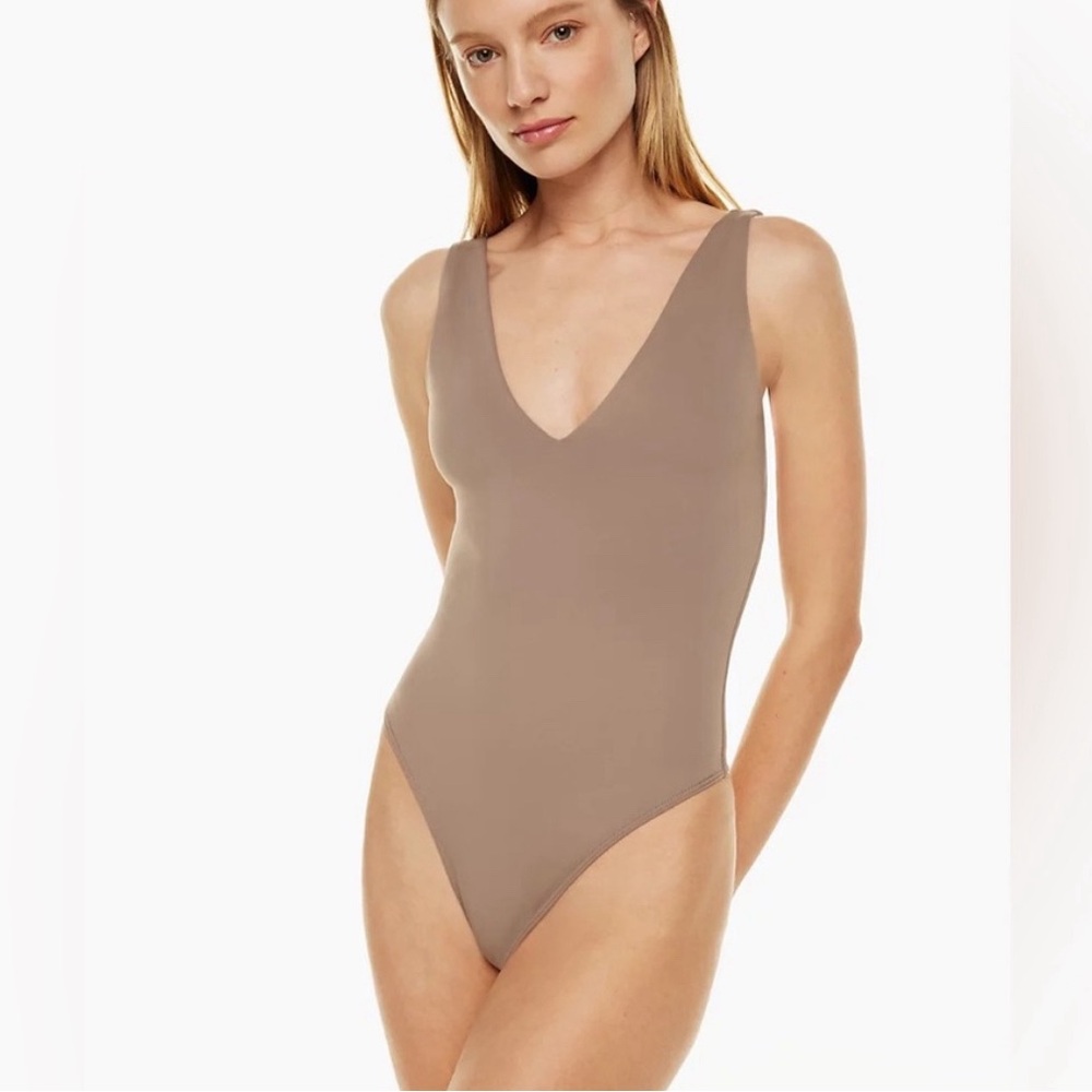 BABATON V-neck Contour Bodysuit Thong